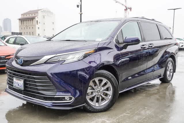 2022 Toyota Sienna XLE