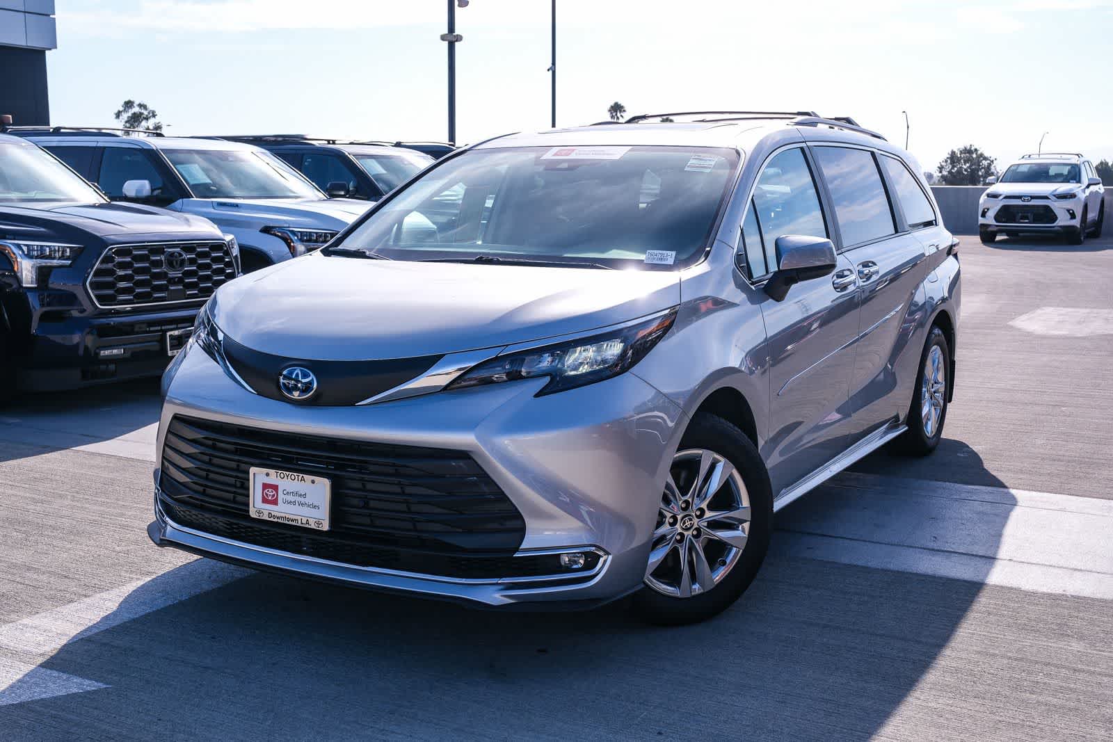 Celestial Silver Metallic 2024 Toyota Sienna Minivan Front-Wheel Drive Continuously Variable Transmission