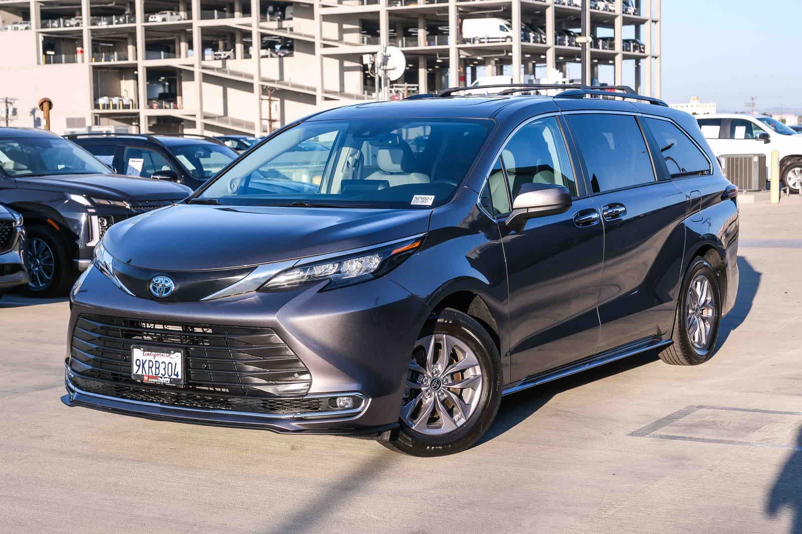 2024 Toyota Sienna XLE