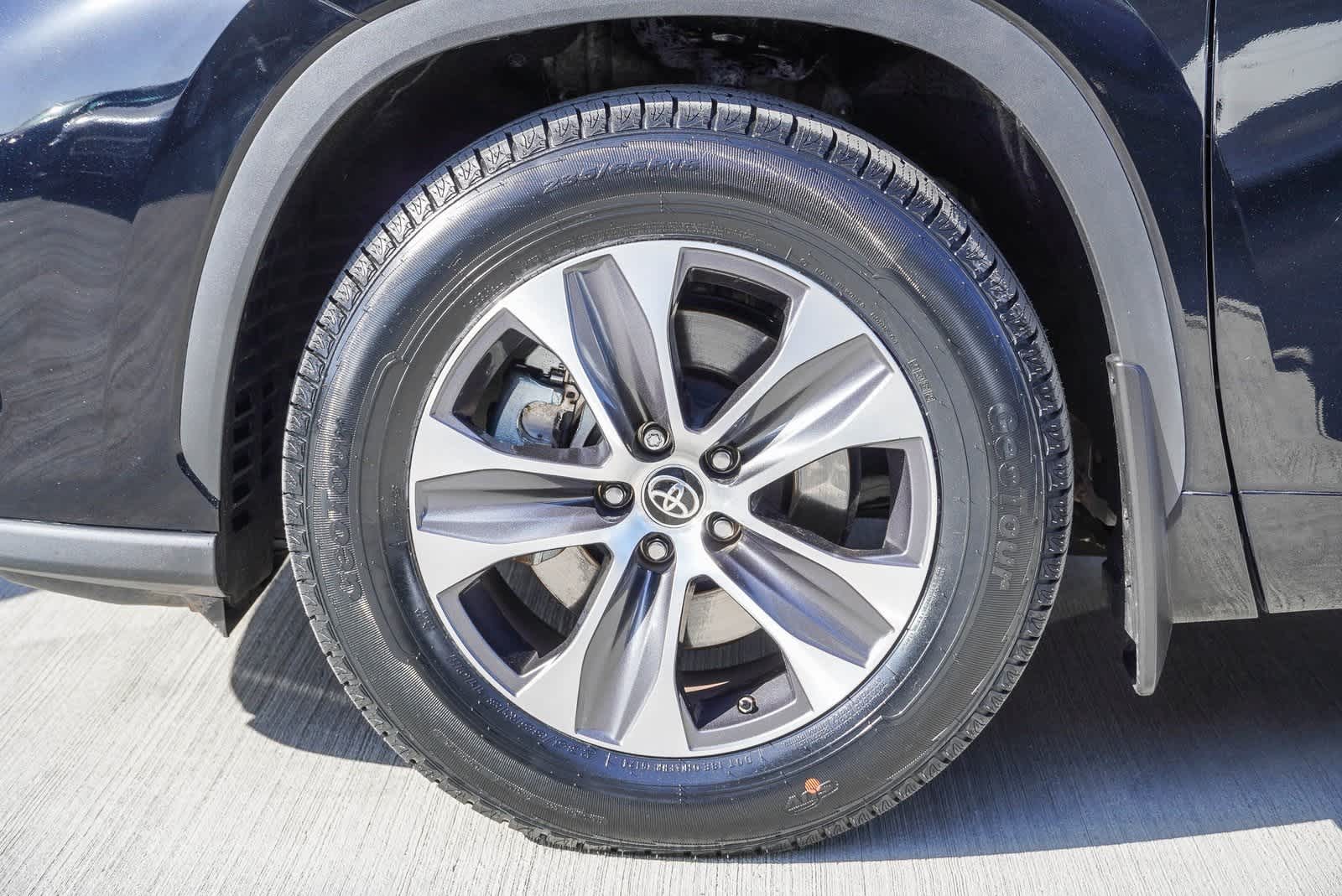 Used 2023 Toyota Highlander XLE Used 2023 Toyota Highlander XLE