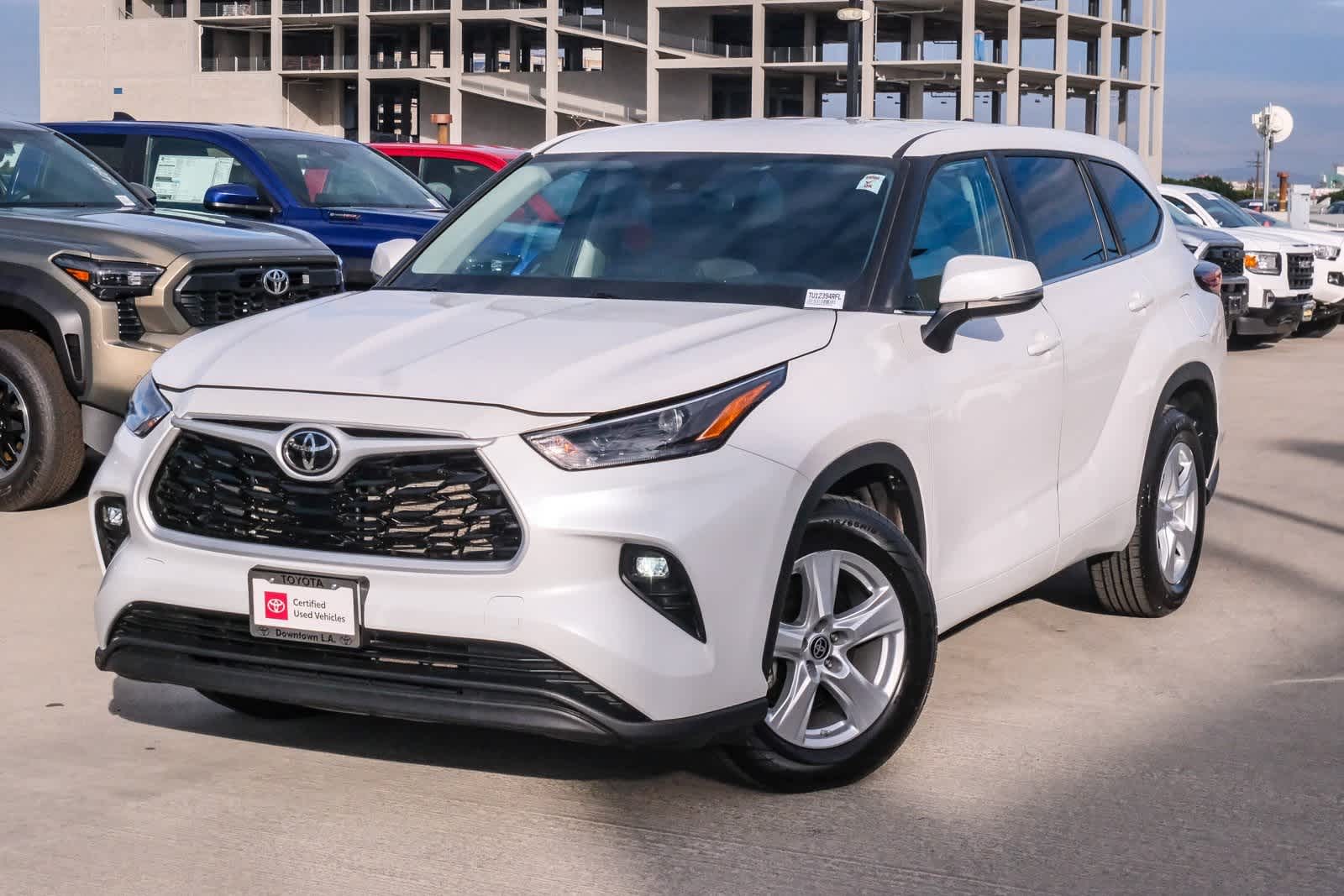2024 Toyota Highlander LE