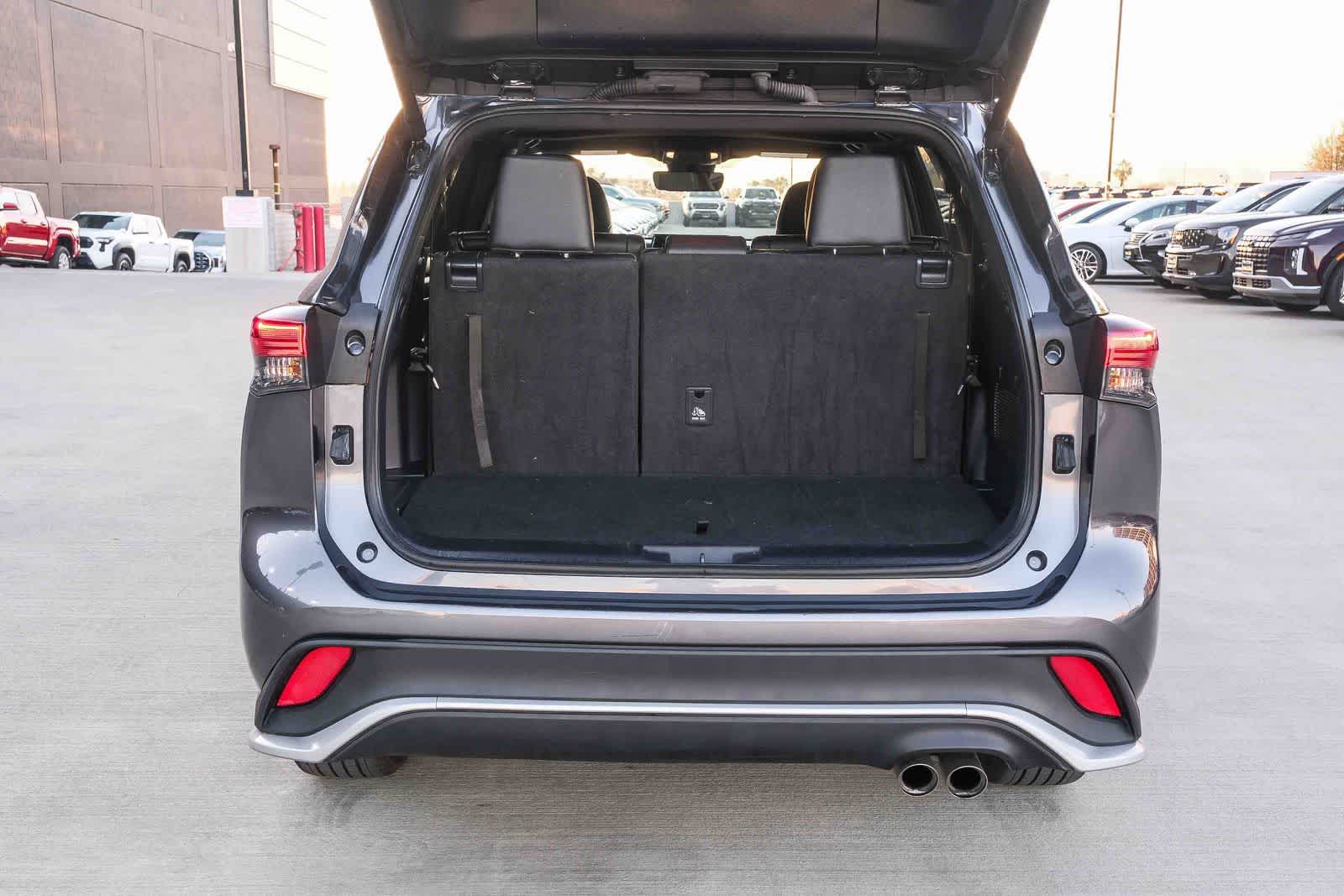2025 Toyota Highlander XSE - Photo 25
