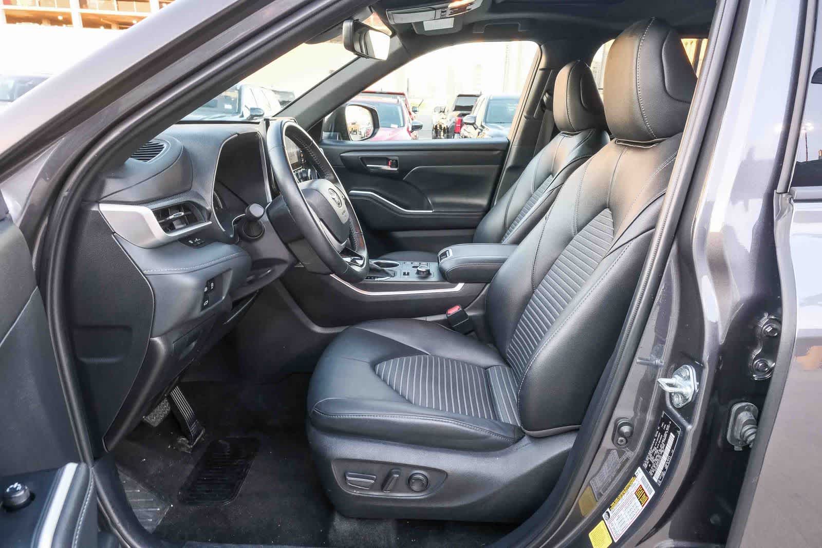 2025 Toyota Highlander XSE - Photo 18