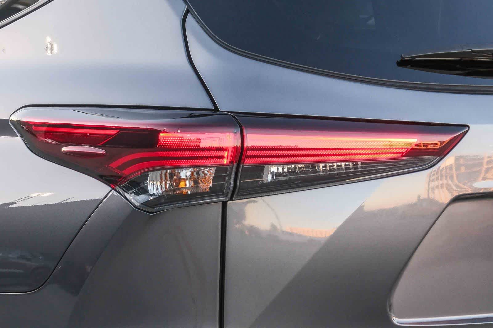 2025 Toyota Highlander XSE - Photo 7