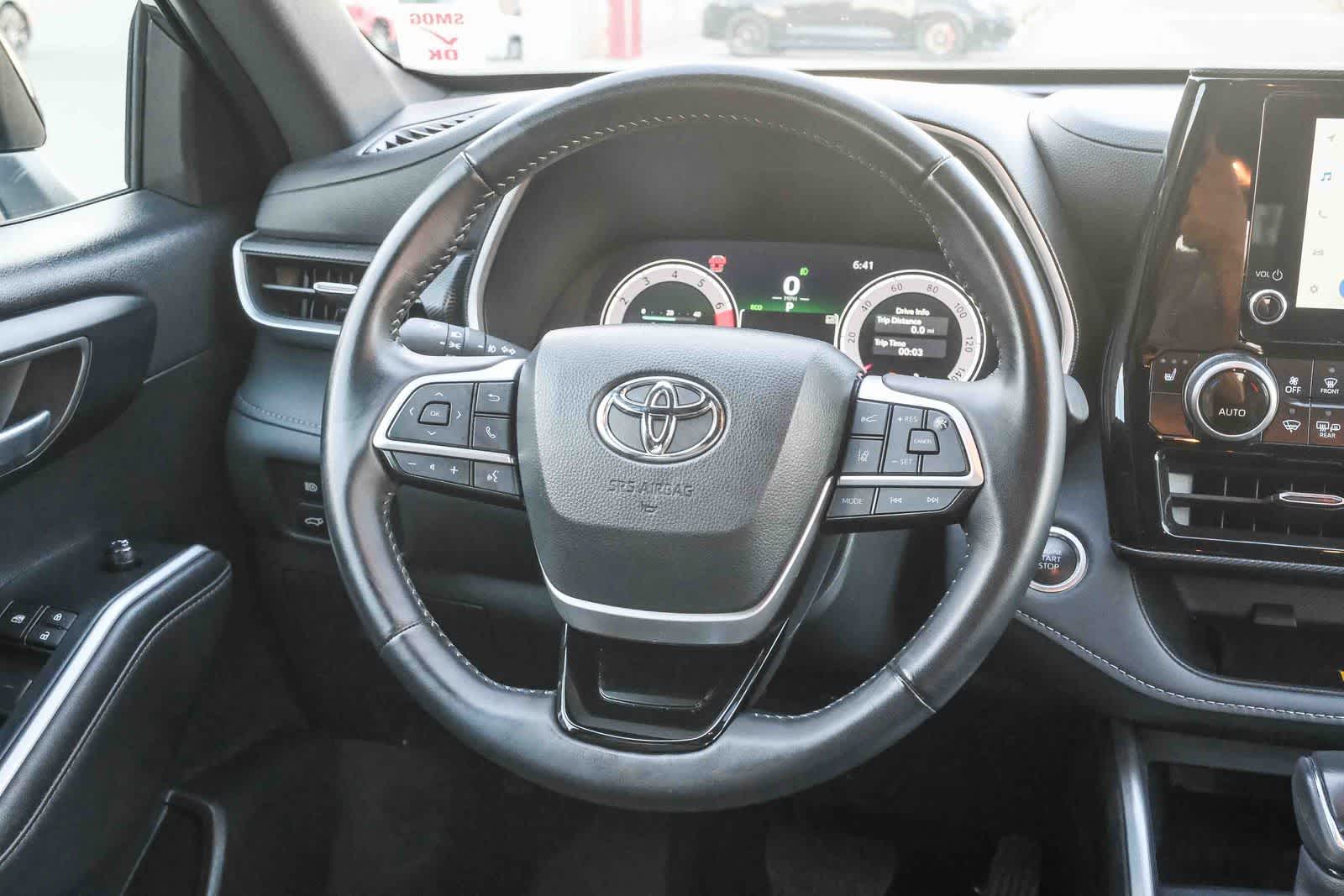 2025 Toyota Highlander XSE - Photo 14