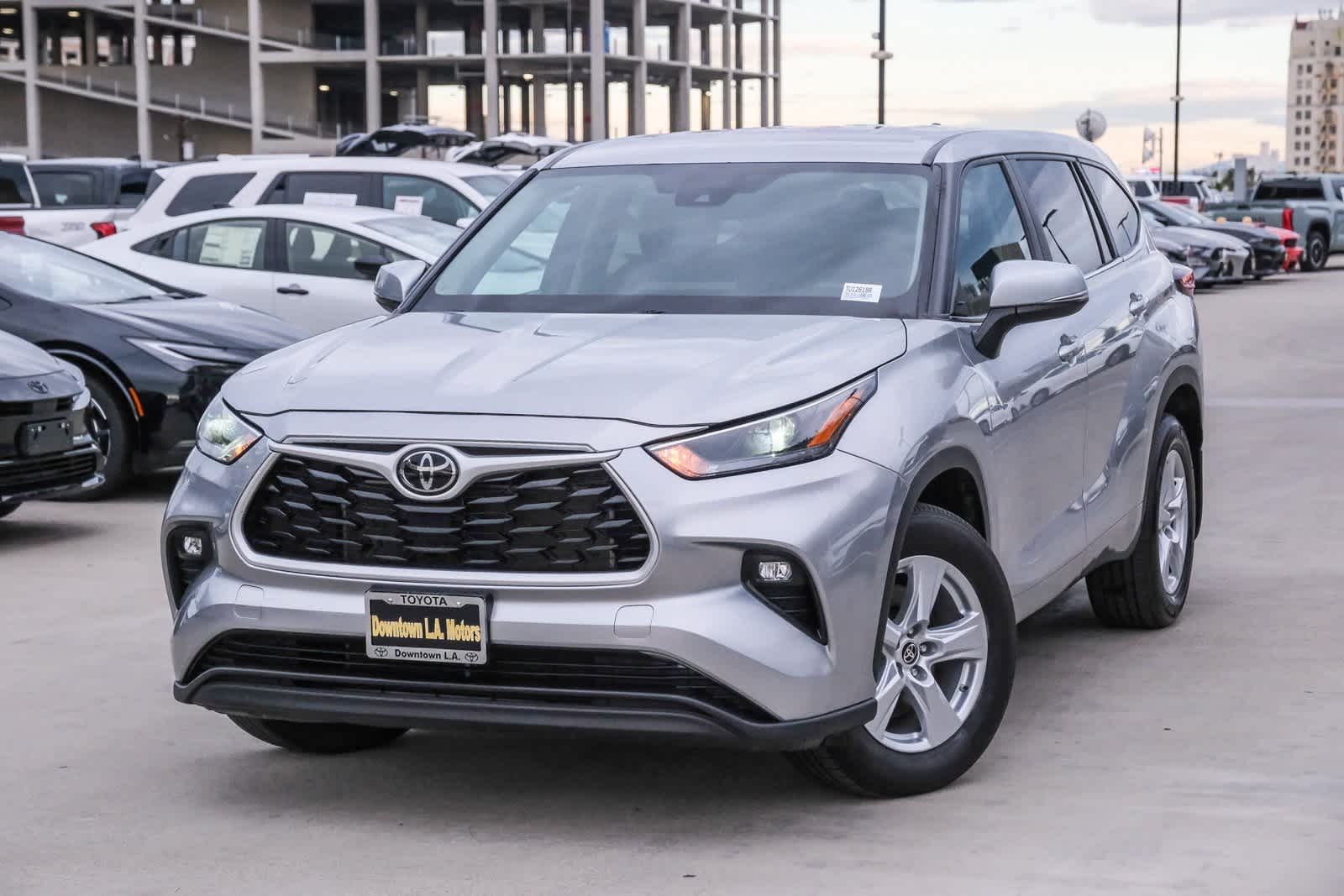 2024 Toyota Highlander LE