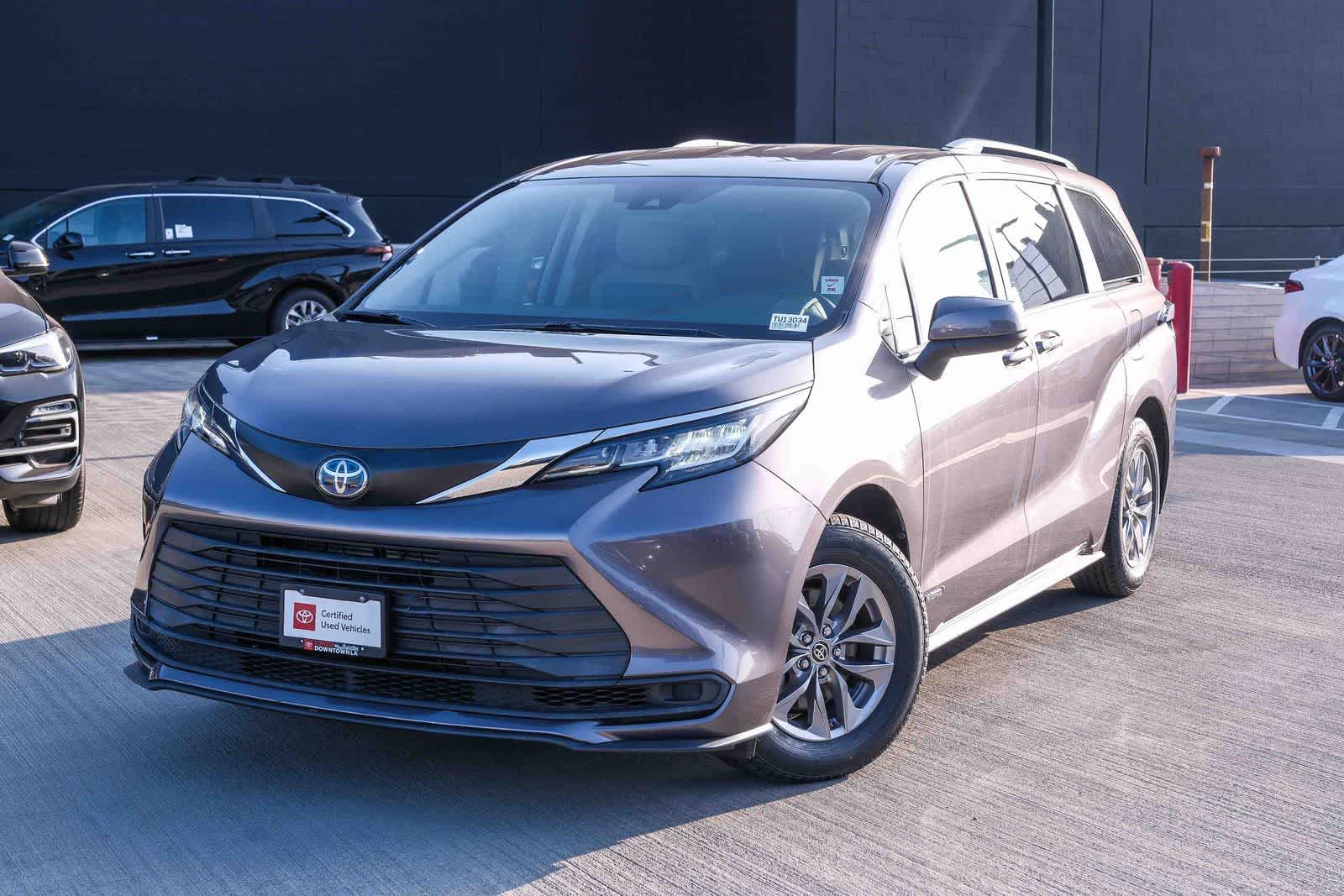 2021 Toyota Sienna LE