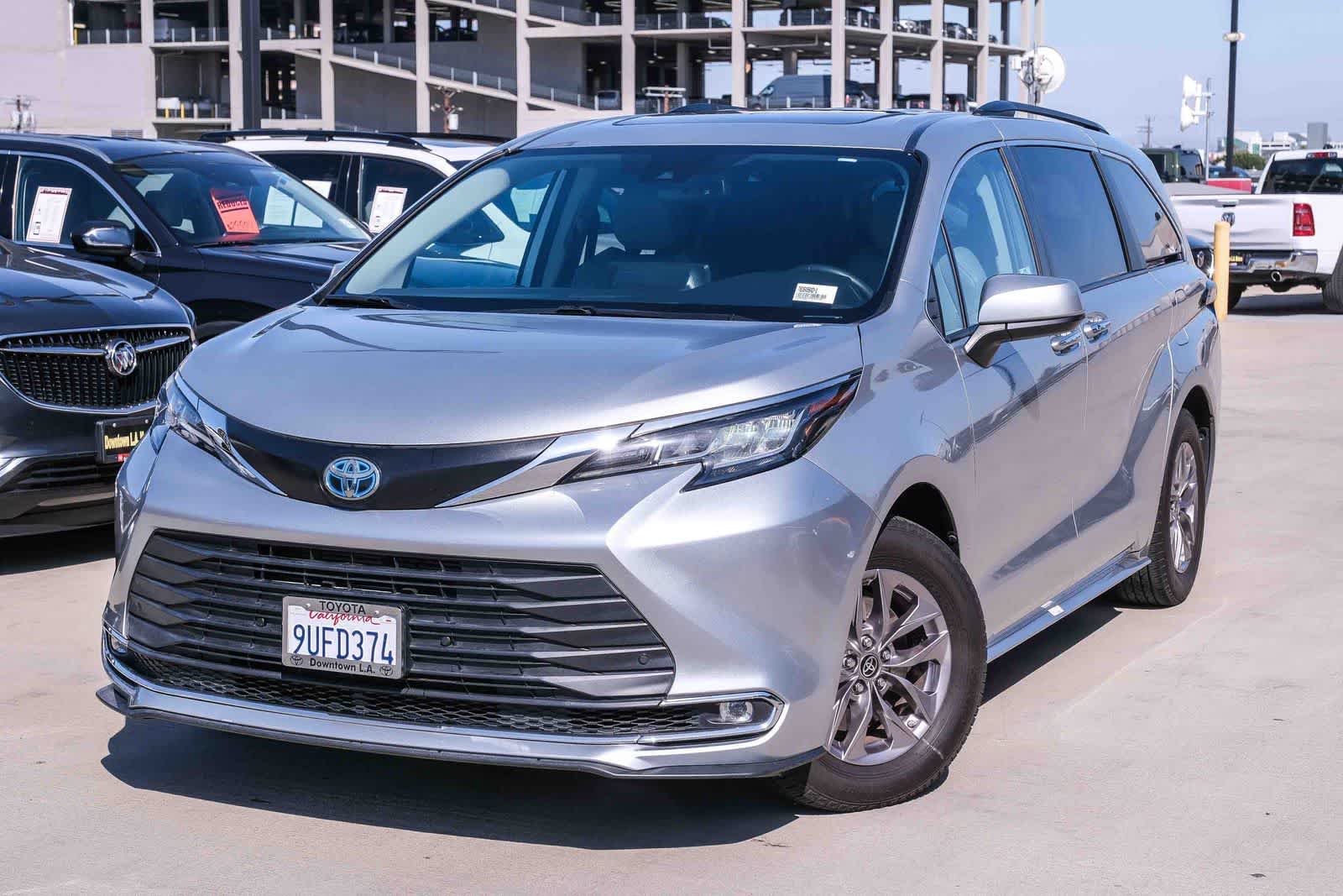 2023 Toyota Sienna XLE