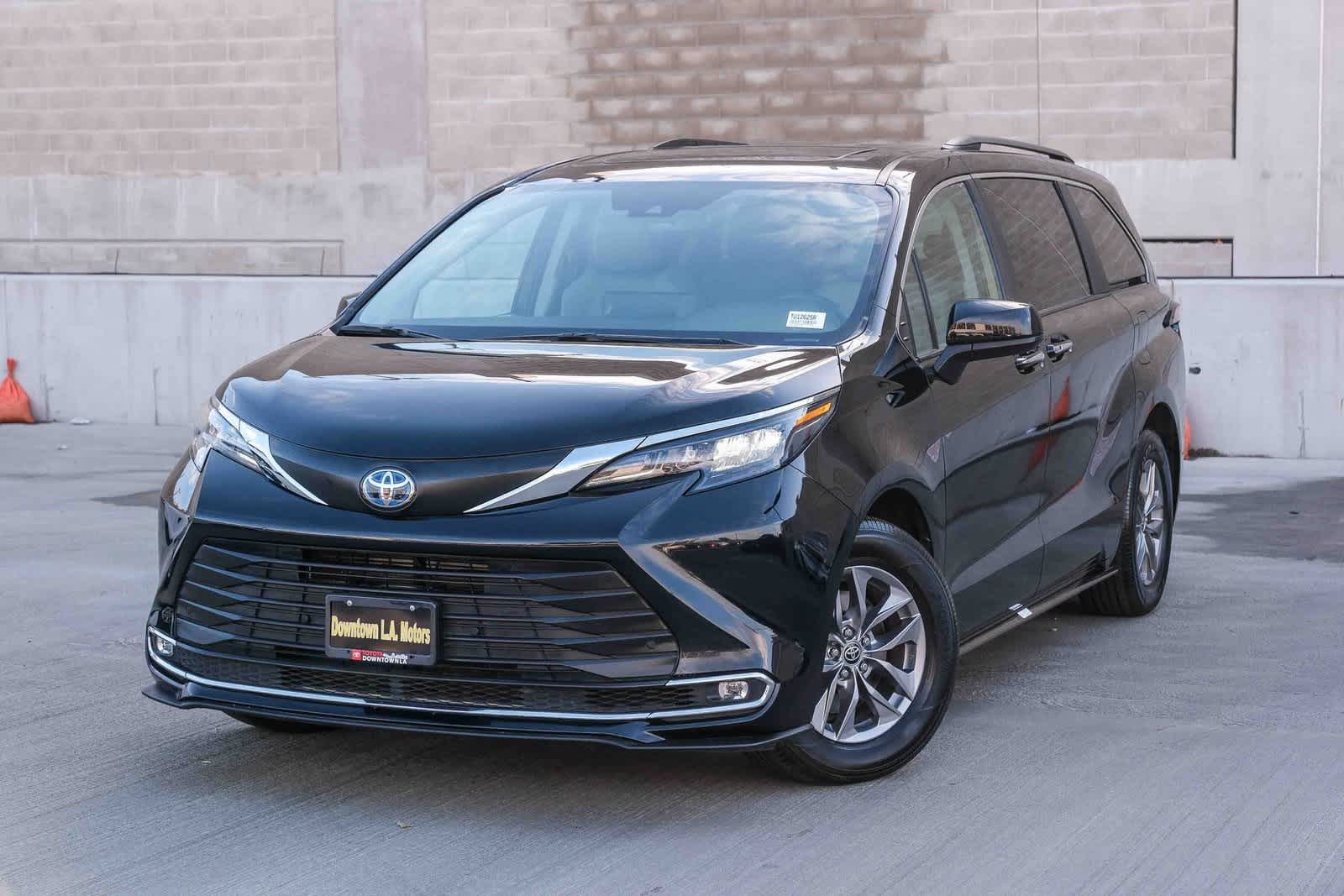 2024 Toyota Sienna XLE