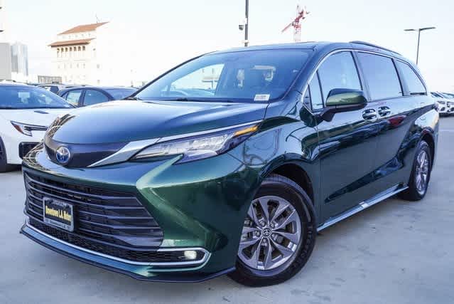 2023 Toyota Sienna XLE