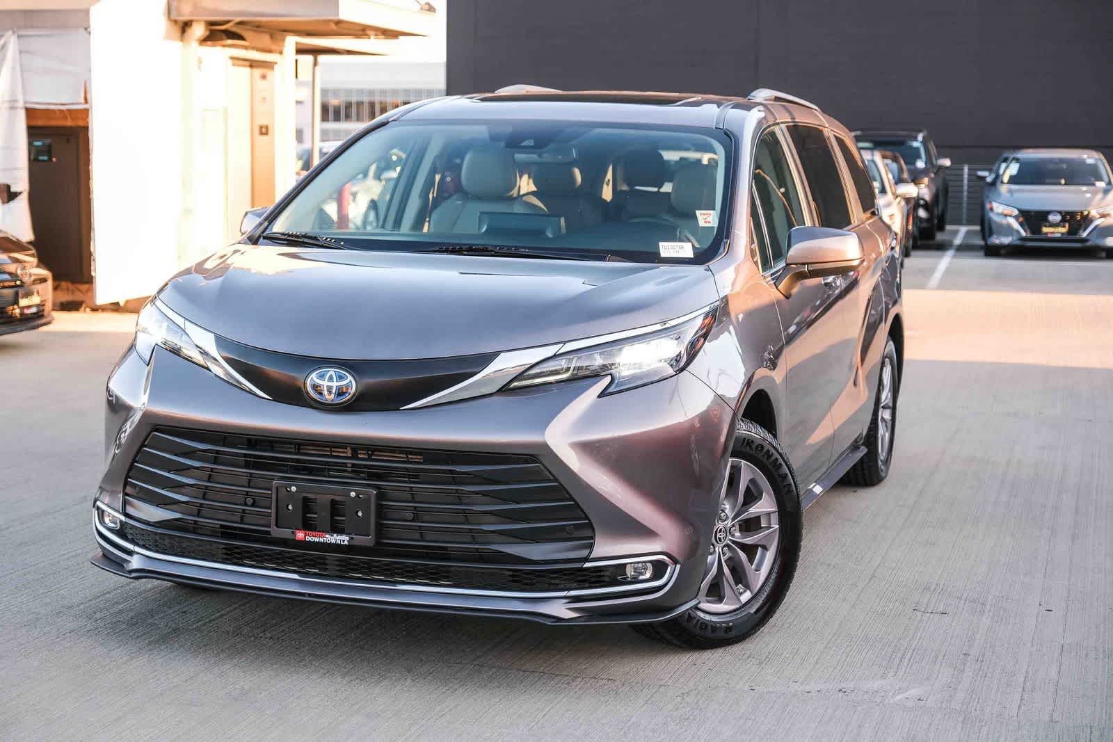 Toyota Sienna XLE 2024
