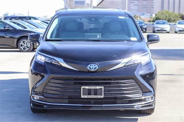 Used 2023 Toyota Sienna XLE with VIN 5TDYRKEC8PS164305 for sale in Los Angeles, CA