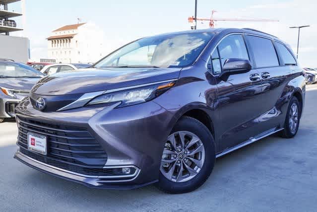 2023 Toyota Sienna XLE