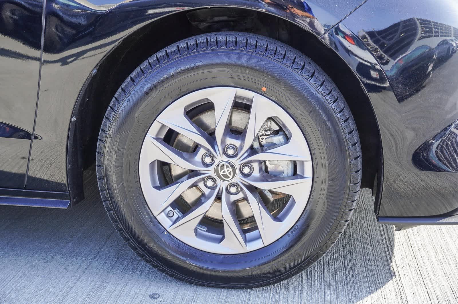 Used 2023 Toyota Sienna XLE Used 2023 Toyota Sienna XLE