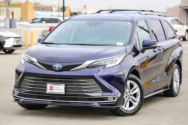 2023 Toyota Sienna Limited