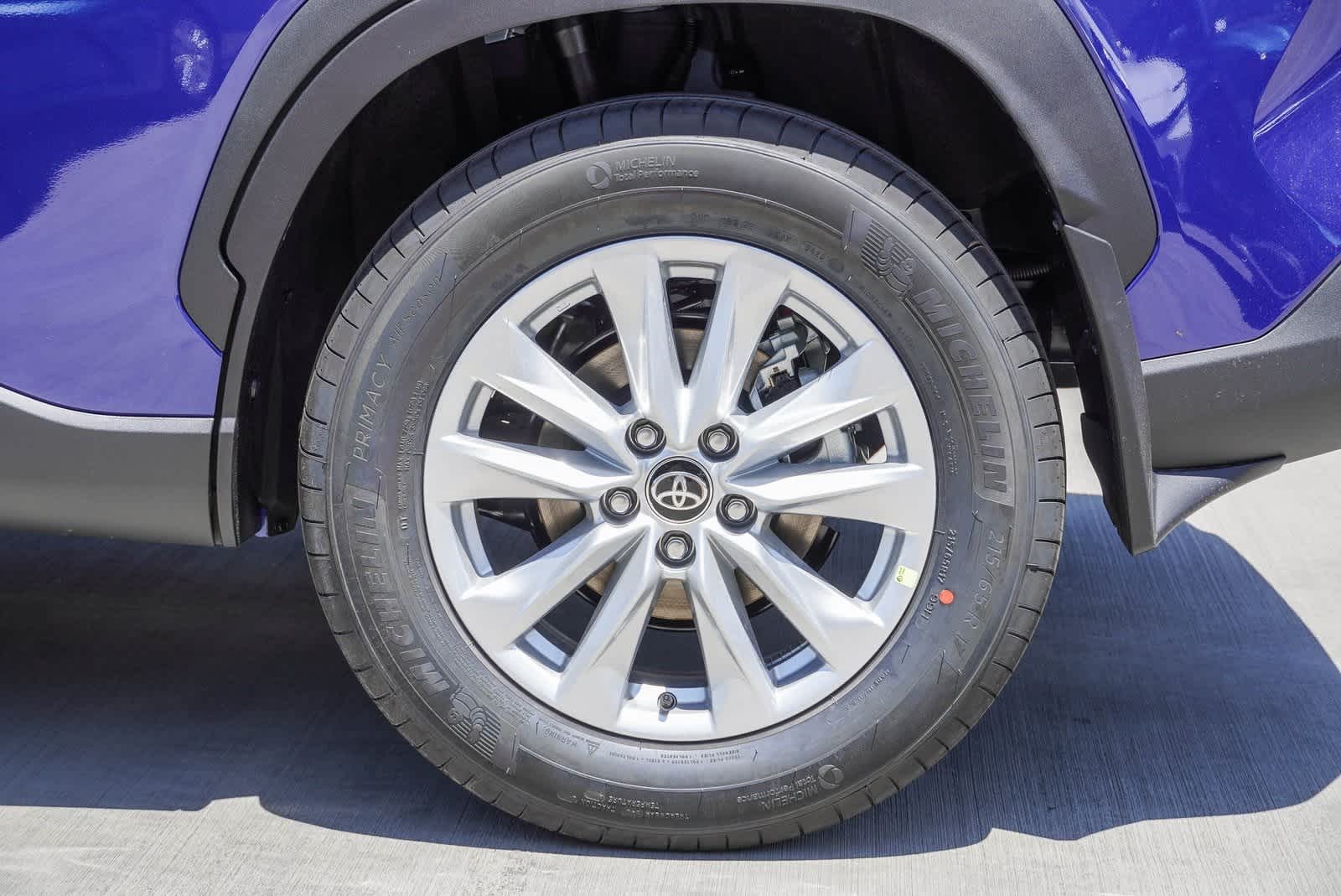 New 2025 Toyota Corolla Cross LE New 2025 Toyota Corolla Cross LE