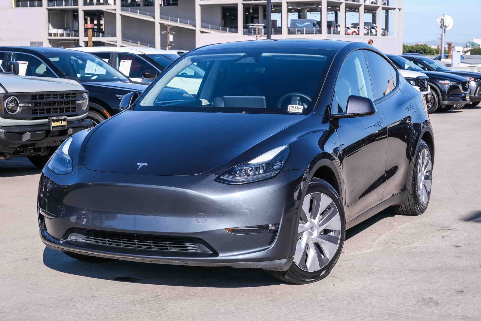 Tesla Model Y Long Range 2024