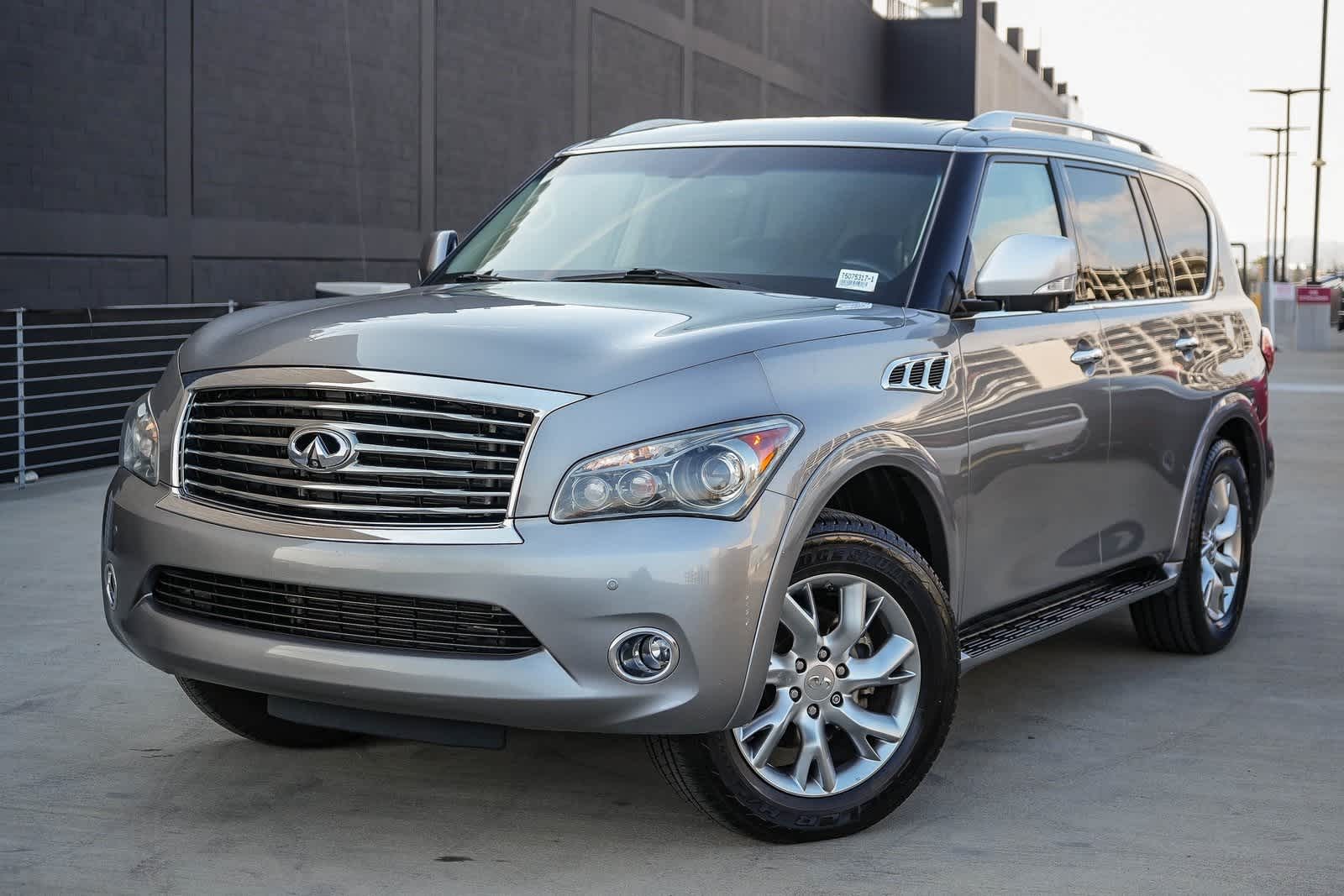 2012 INFINITI QX56 8-passenger