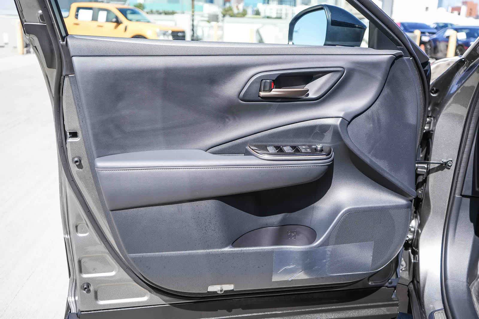 2026 Toyota Crown XLE - Photo 21