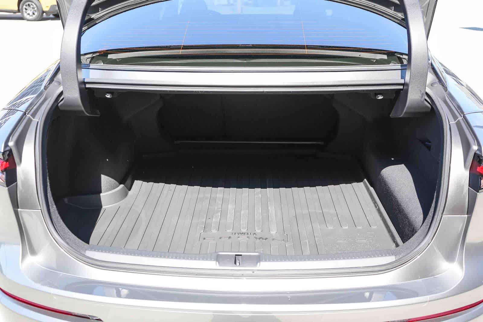 2026 Toyota Crown XLE - Photo 25