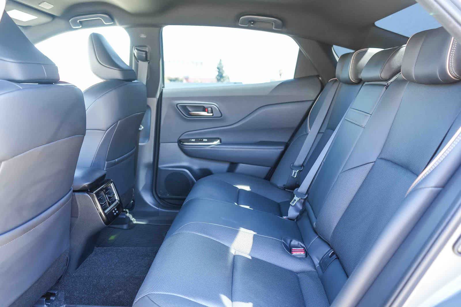 2026 Toyota Crown XLE - Photo 18