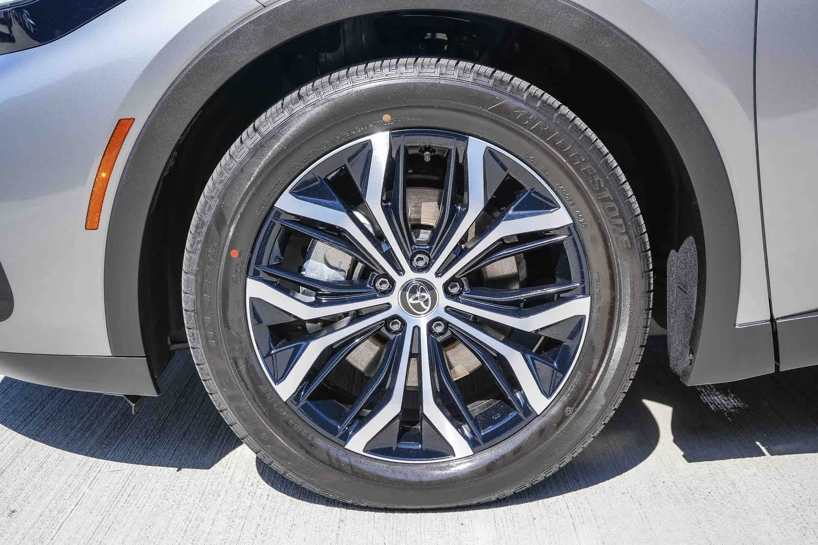 2026 Toyota Crown XLE - Photo 11