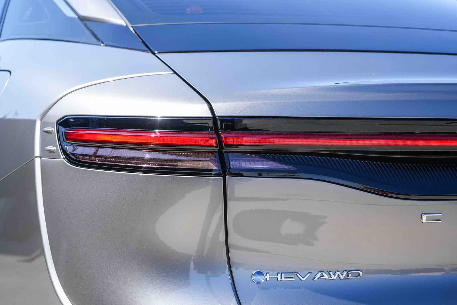 2026 Toyota Crown XLE - Photo 9