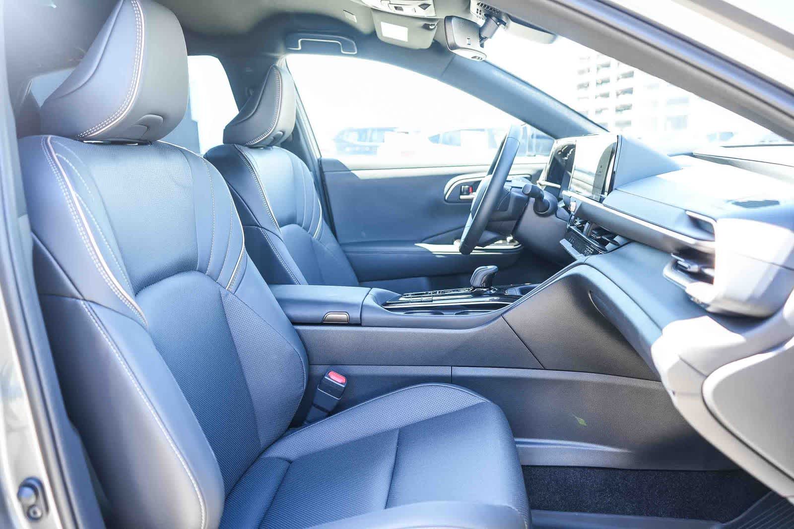 2026 Toyota Crown XLE - Photo 16