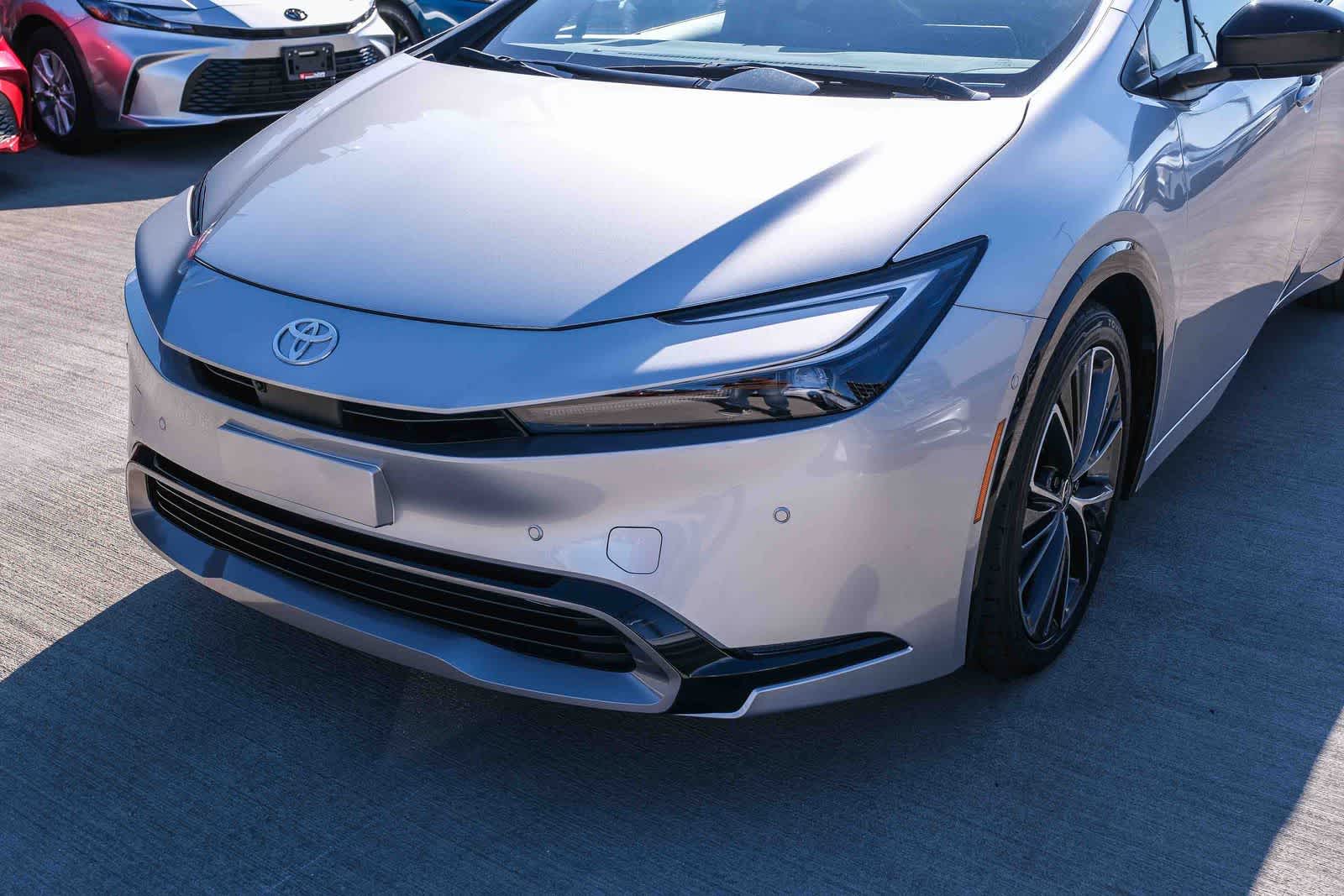 2025 Toyota Prius Limited - Photo 11