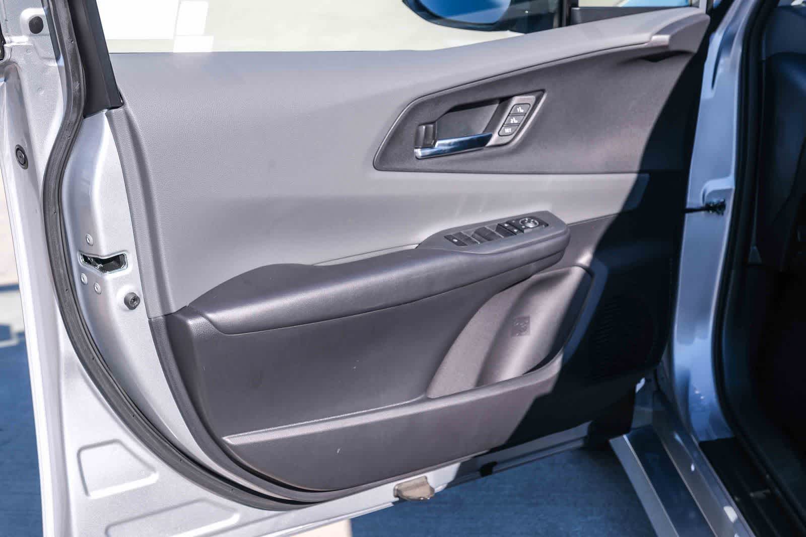 2025 Toyota Prius Limited - Photo 23