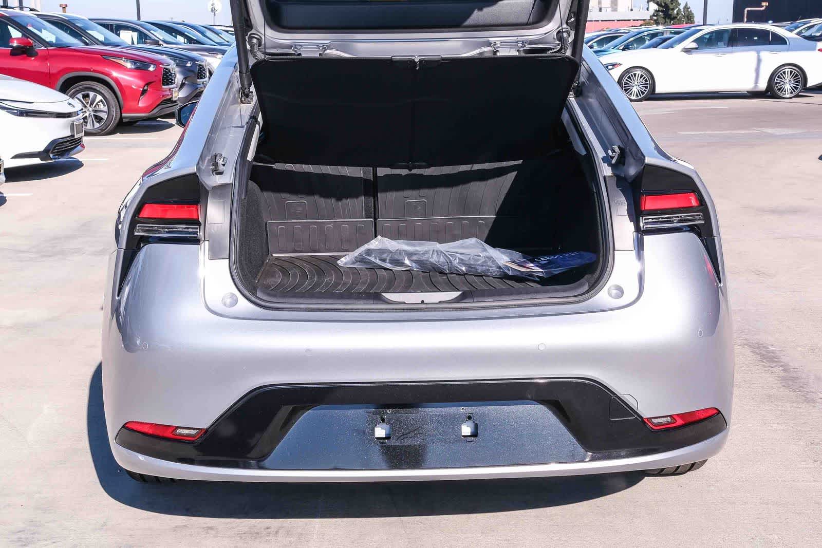 2025 Toyota Prius Limited - Photo 27