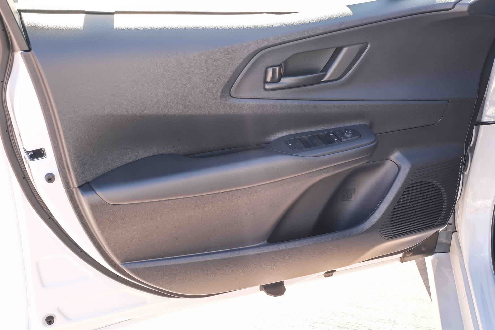 2026 Toyota Prius Plug-in Hybrid SE - Photo 23
