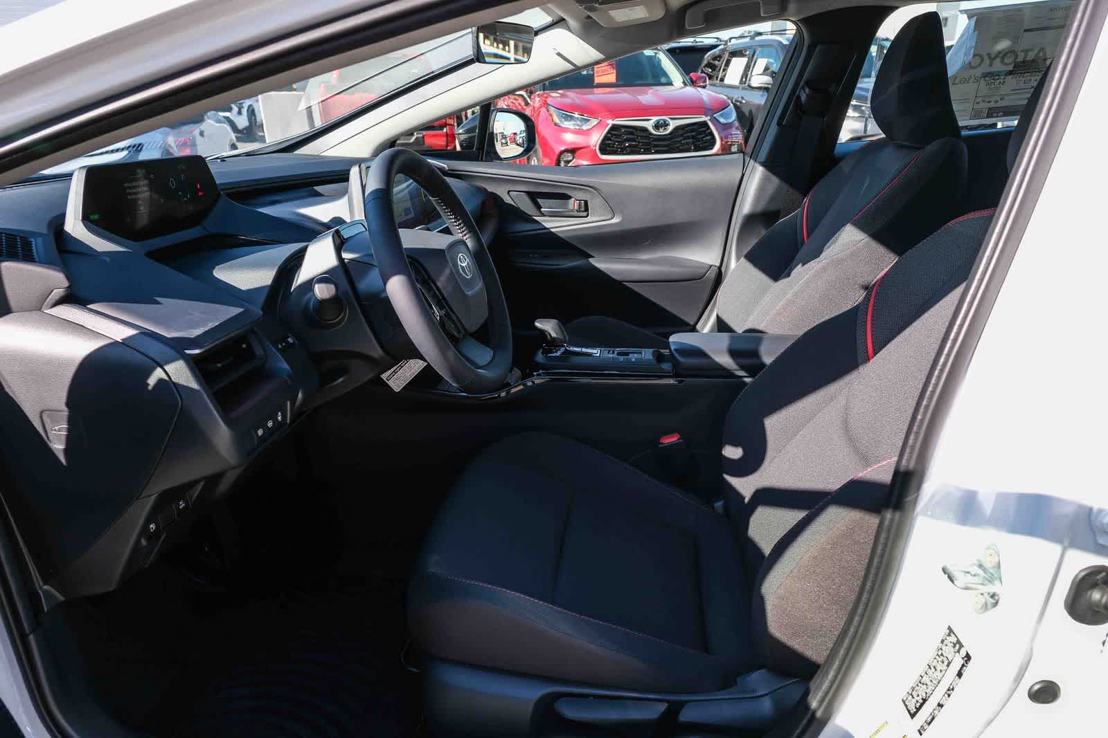 2026 Toyota Prius Plug-in Hybrid SE - Photo 20