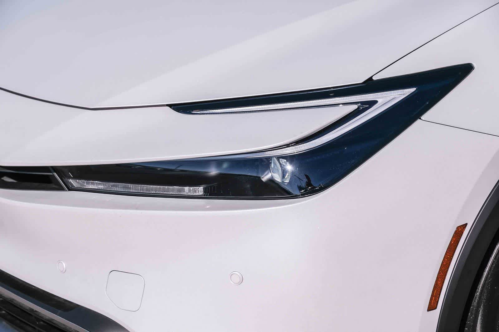 2026 Toyota Prius Plug-in Hybrid SE - Photo 12