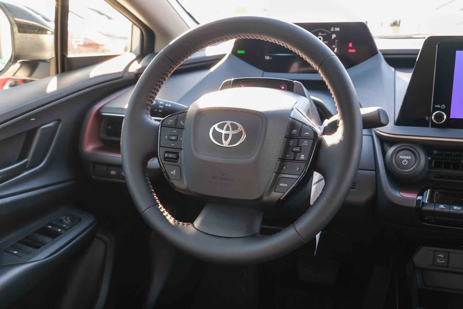 2026 Toyota Prius Plug-in Hybrid SE - Photo 17