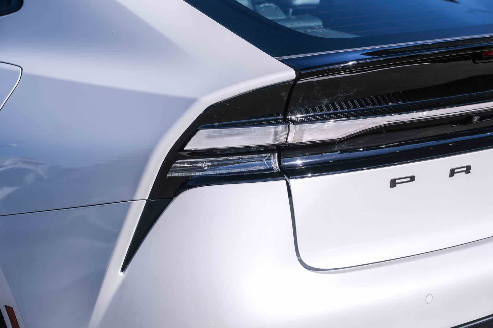 2026 Toyota Prius Plug-in Hybrid XSE - Photo 7