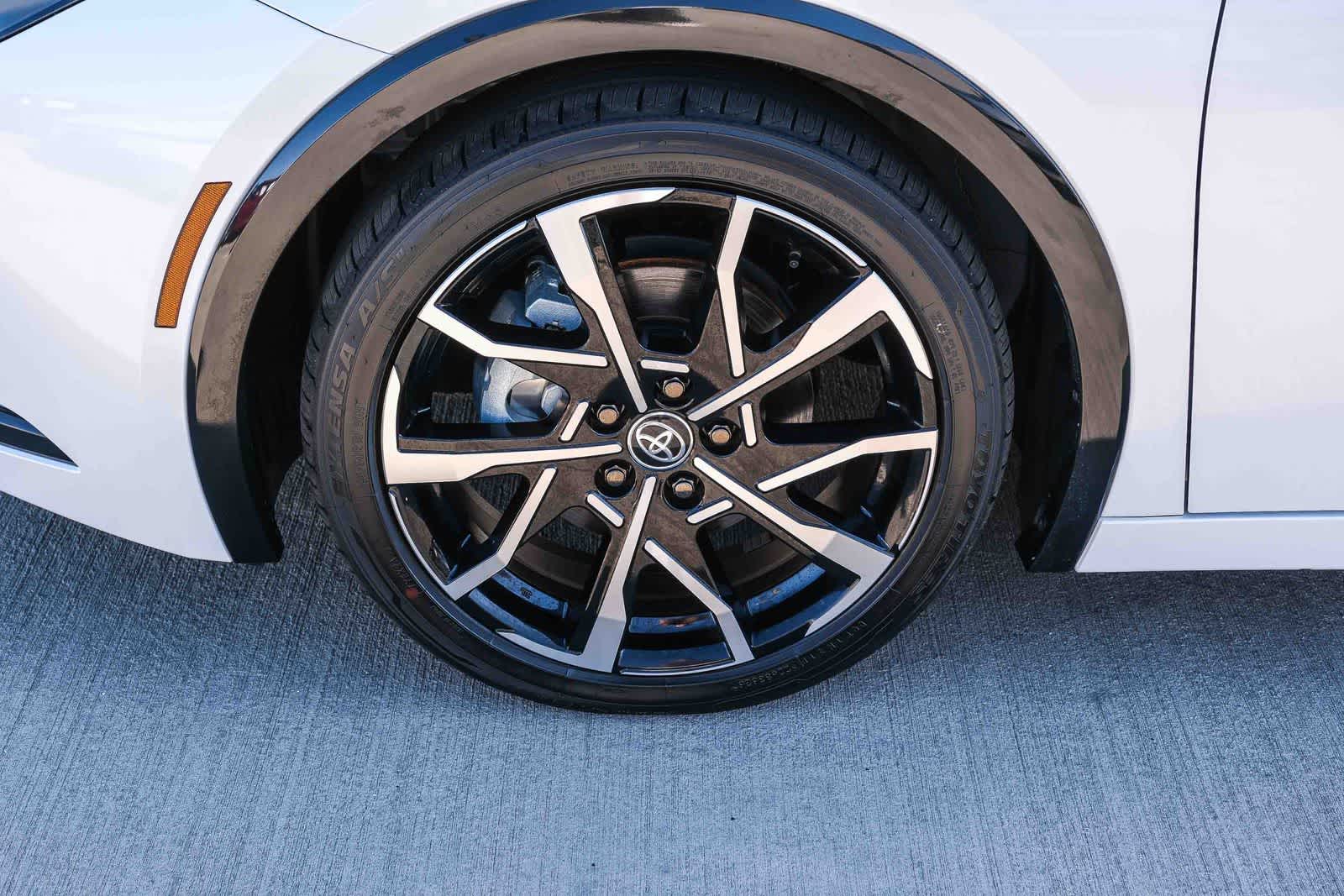2026 Toyota Prius Plug-in Hybrid XSE - Photo 10