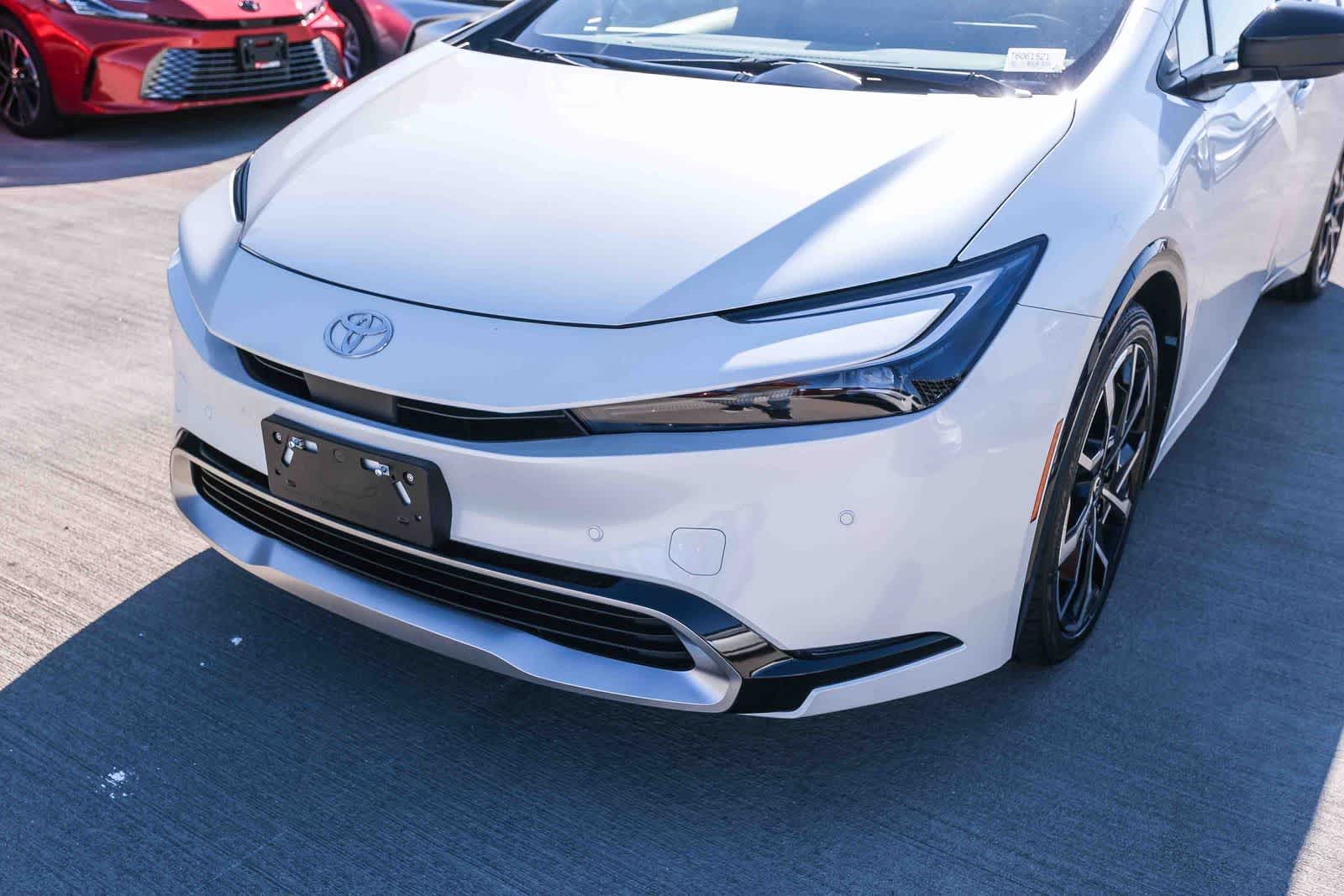 2026 Toyota Prius Plug-in Hybrid XSE - Photo 11