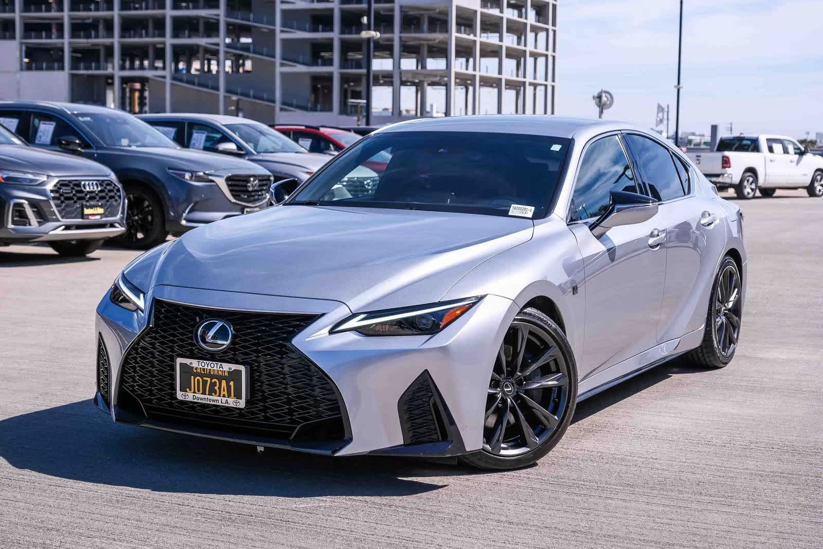 Lexus IS 300 F SPORT Design 2024