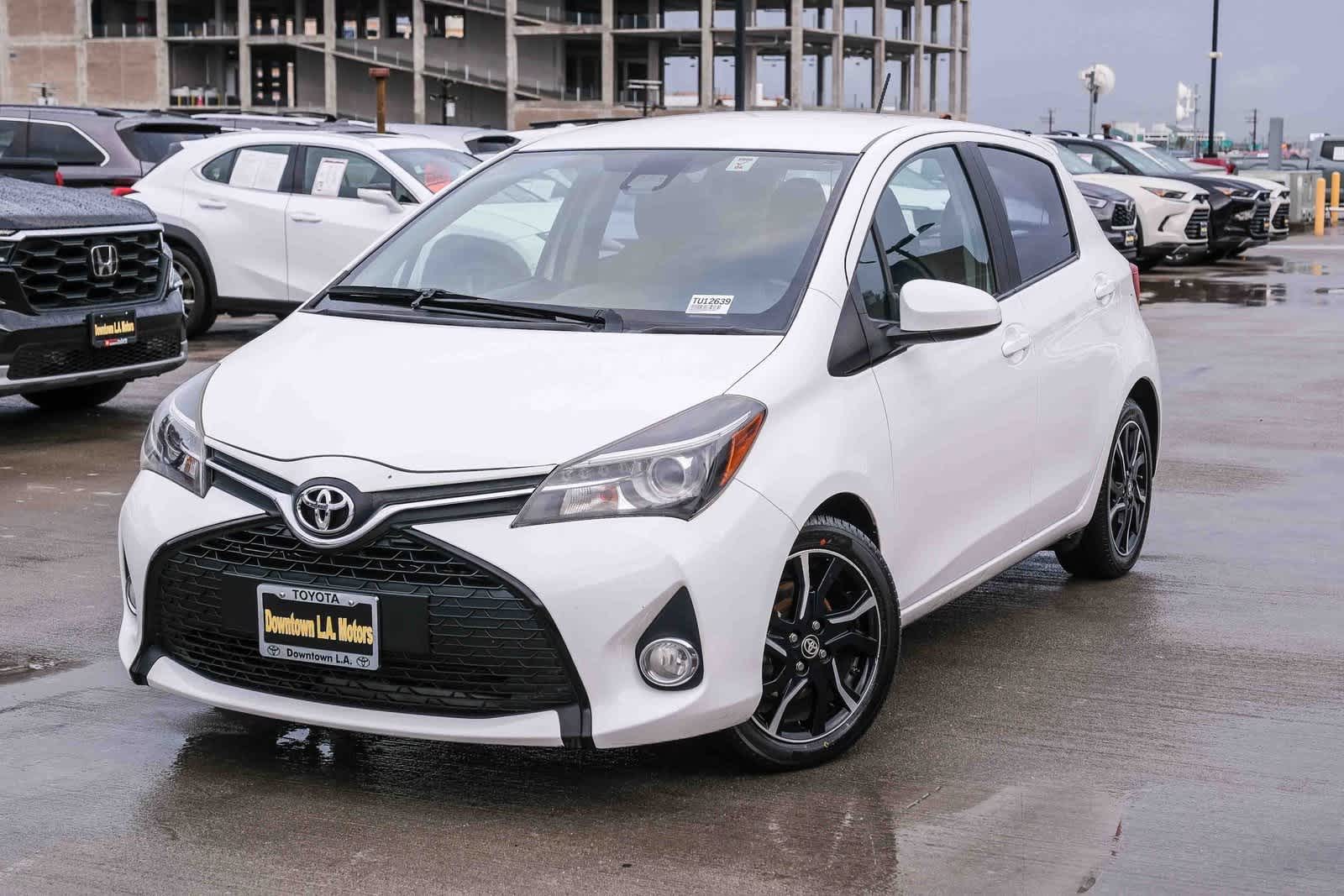 2017 Toyota Yaris SE's photo