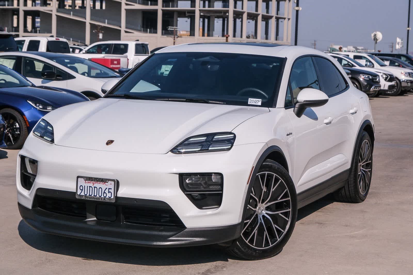 2024 Porsche Macan Electric 4