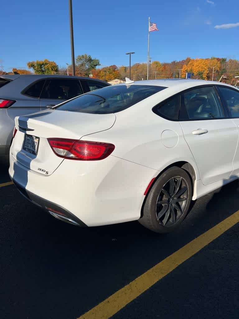 2016 Chrysler 200 S 2