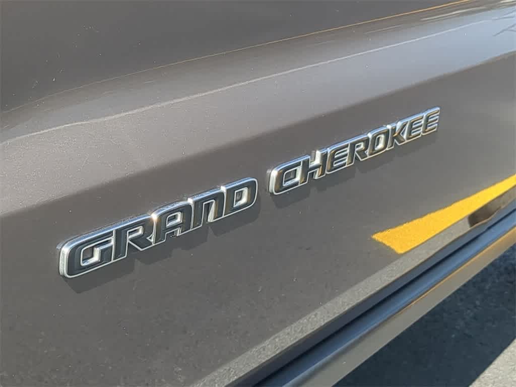 2021 Jeep Grand Cherokee Limited 13