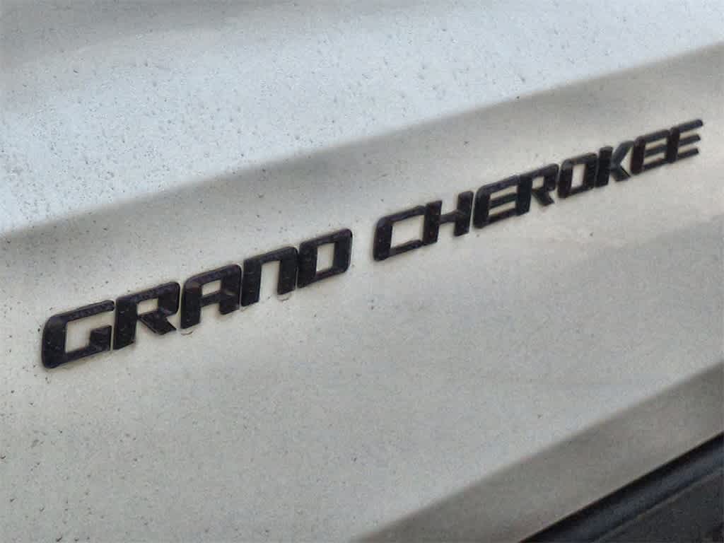 2016 Jeep Grand Cherokee Limited 13