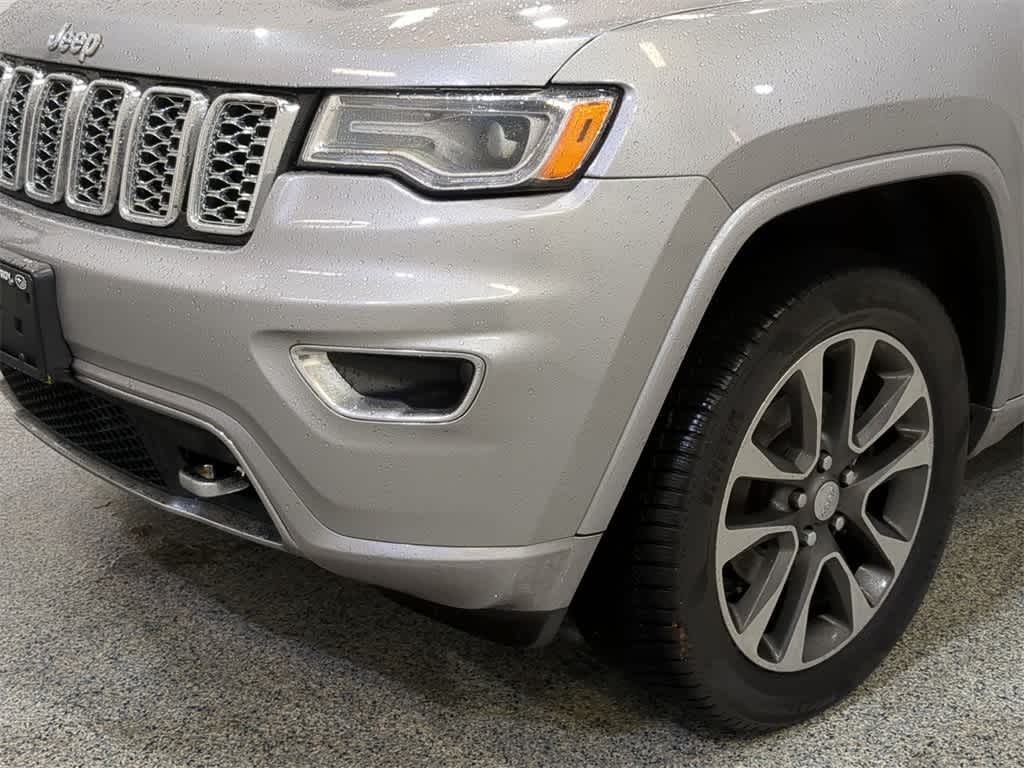 2017 Jeep Grand Cherokee Overland 11