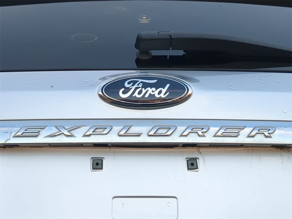 2013 Ford Explorer Base 12