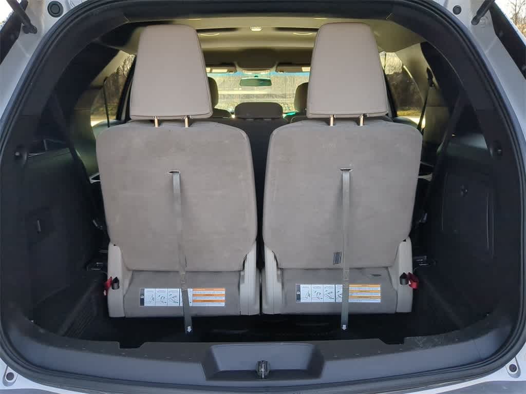 2013 Ford Explorer Base 33