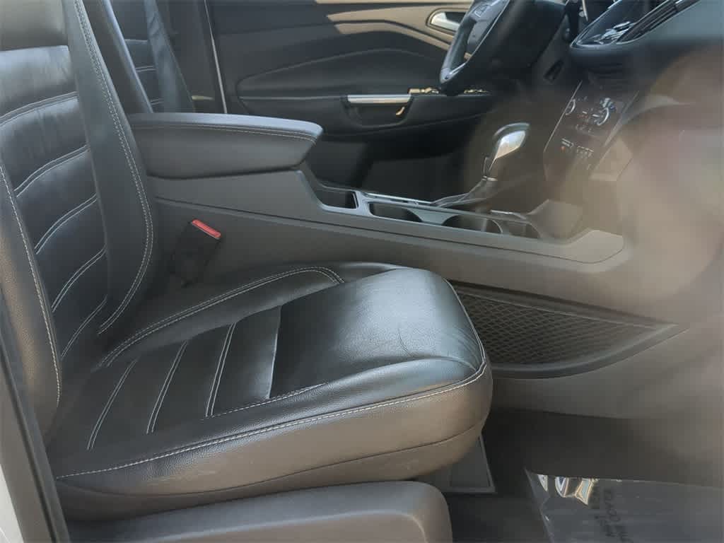 2018 Ford Escape Titanium 24