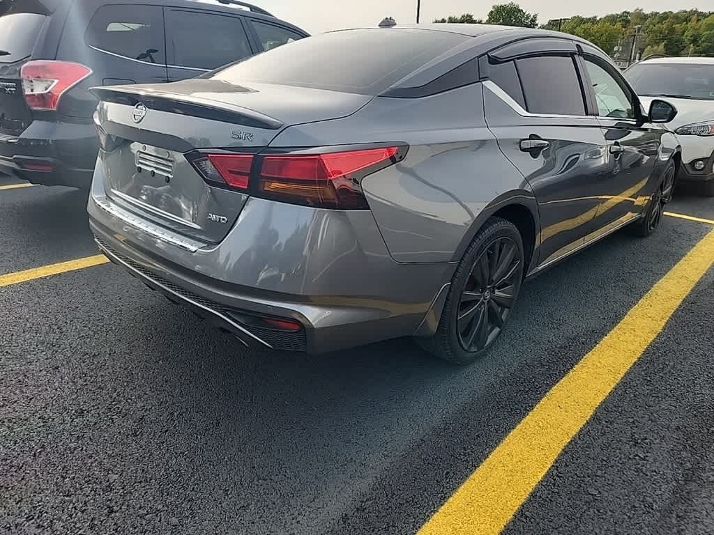 2022 Nissan Altima 2.5 SR 2