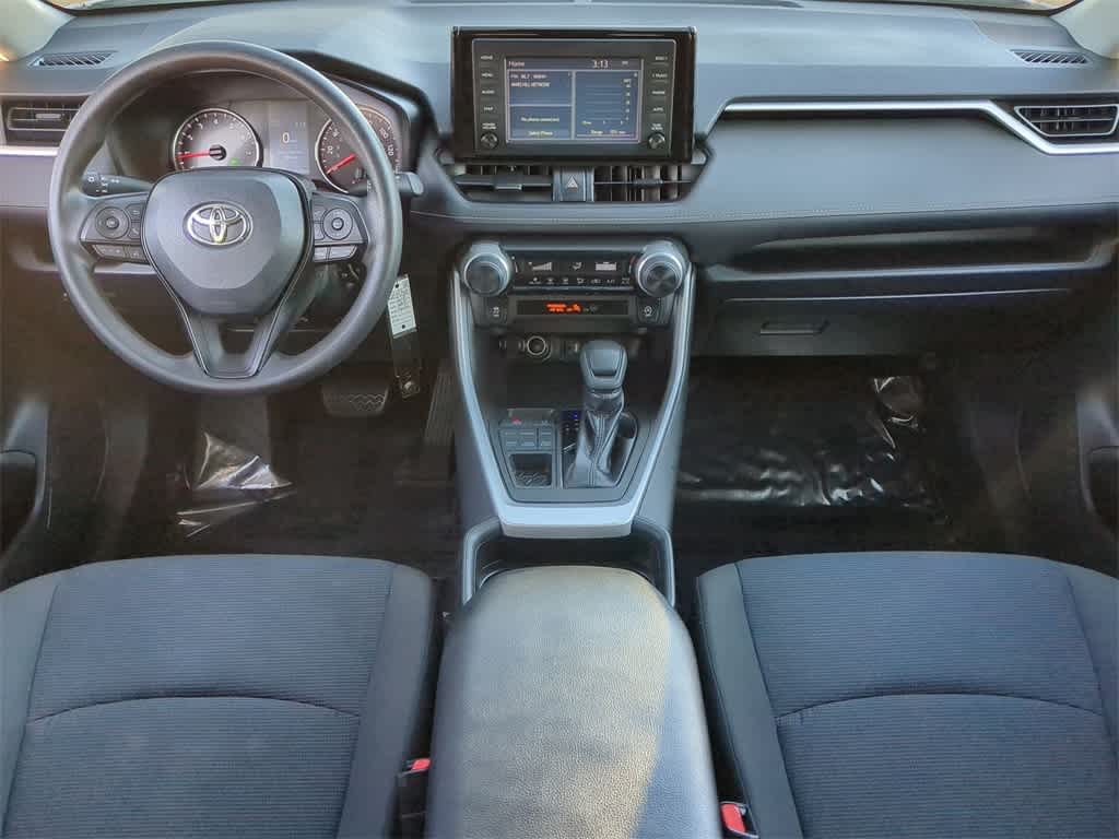 2019 Toyota RAV4 LE 16